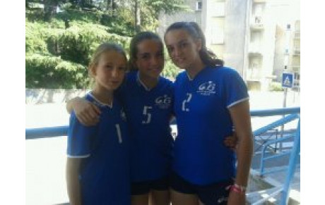 La sélection fille 06 en quart de finale