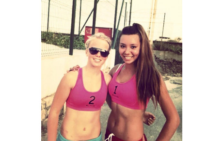 Les filles se préparent pour les finales de beach